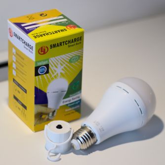 Детальніше про Ліхтар-лампа акумуляторна Е27 LED Smartcharge АС12W DC3W, фото 3 Ліхтар-лампа акумуляторна Е27 LED Smartcharge АС12W DC3W, фото 3
